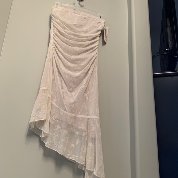 Dress - Picture 4 of 4